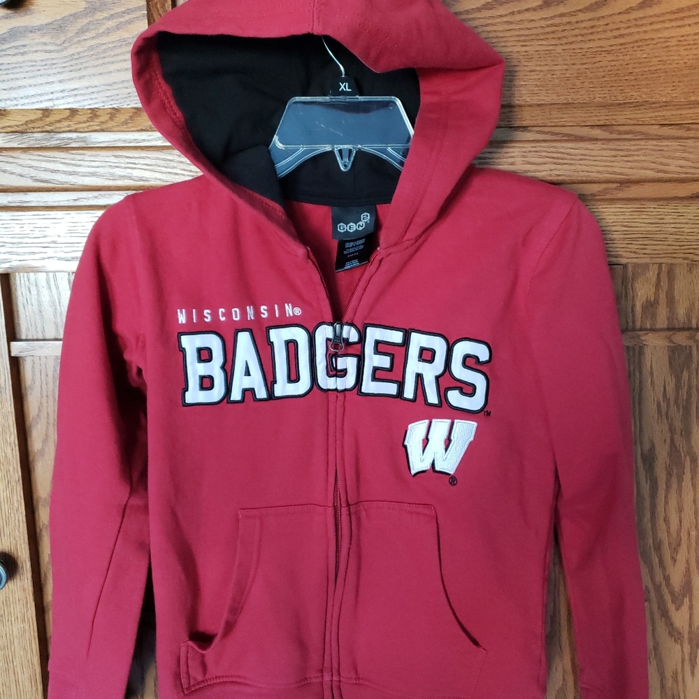 Youth Wisconsin Badgers Red Long Sleeve Full Zip Hooded Gen 2 Jacket Sz. S